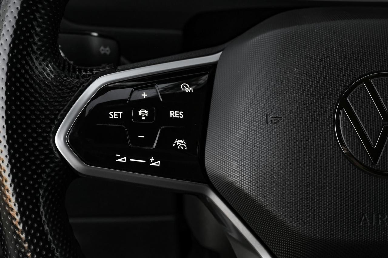 2022 Volkswagen Tiguan 2.0T SE R-Line Black Richardson TX