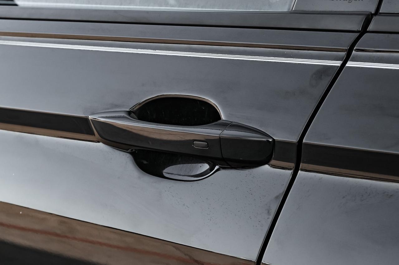 2022 Volkswagen Tiguan 2.0T SE R-Line Black Richardson TX