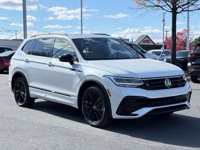 2022 Volkswagen Tiguan 2.0T SE R-Line Black
