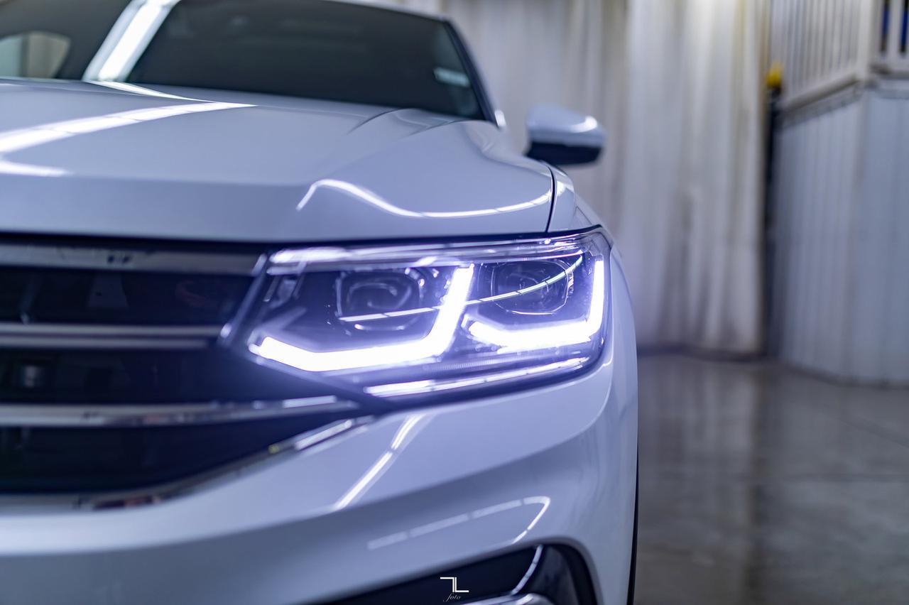 2022 Volkswagen Tiguan 4Motion Highline R-Line Leather Roof Nav Red Deer AB