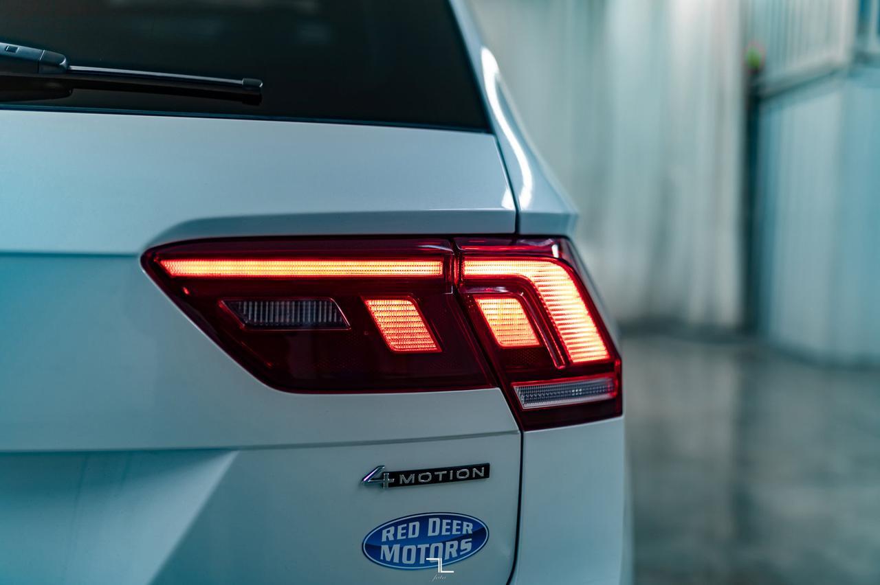 2022 Volkswagen Tiguan 4Motion Highline R-Line Leather Roof Nav Red Deer AB