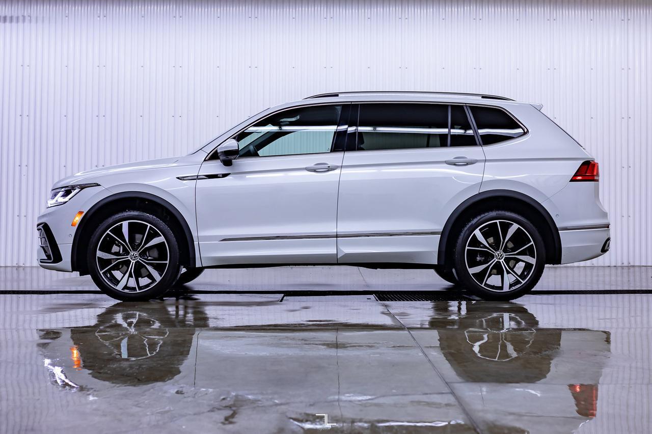2022 Volkswagen Tiguan 4Motion Highline R-Line Leather Roof Nav Red Deer AB