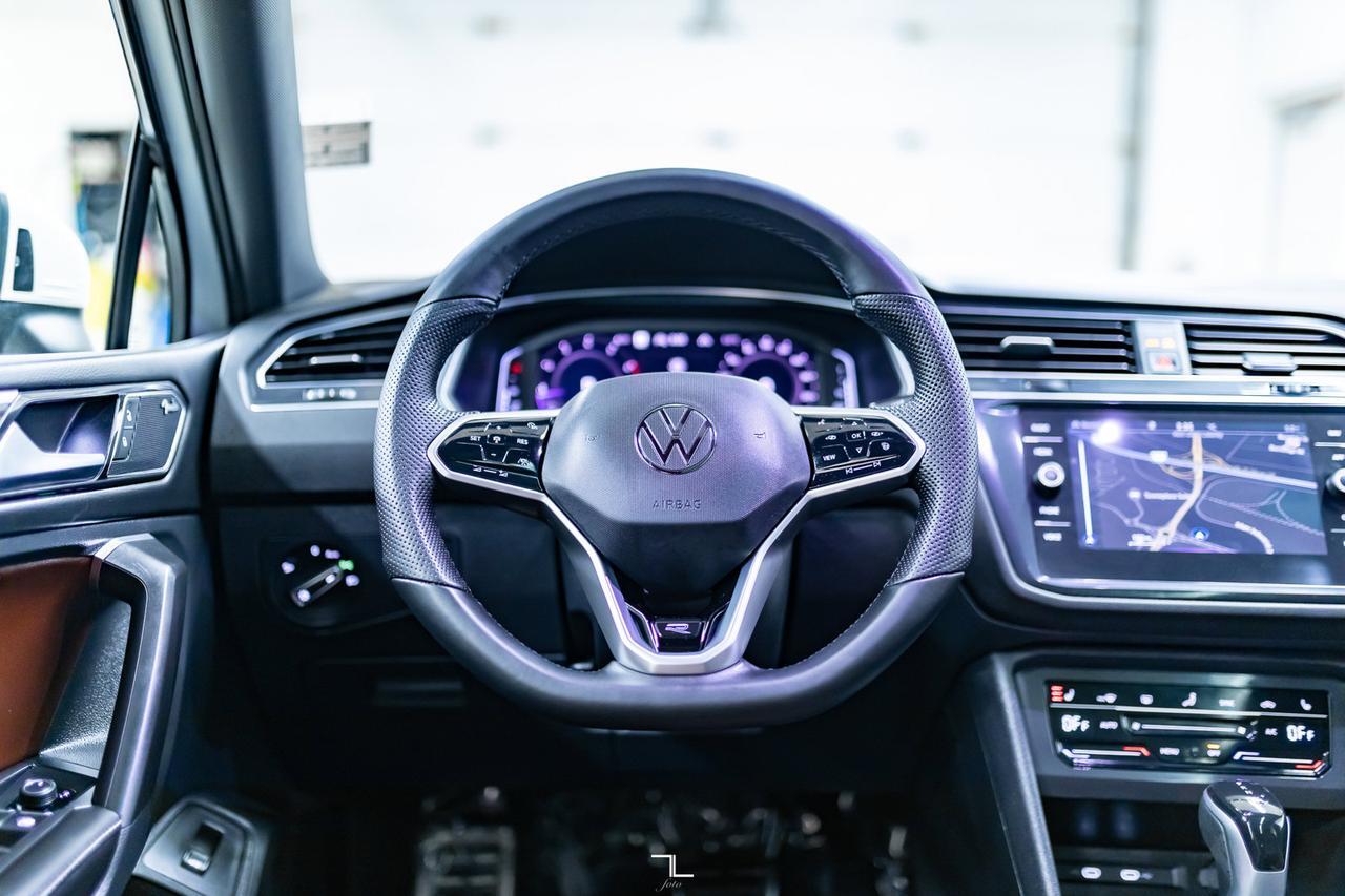 2022 Volkswagen Tiguan 4Motion Highline R-Line Leather Roof Nav Red Deer AB