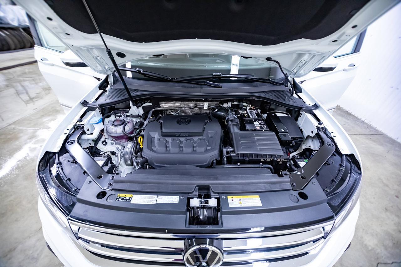 2022 Volkswagen Tiguan 4Motion Highline R-Line Leather Roof Nav Red Deer AB