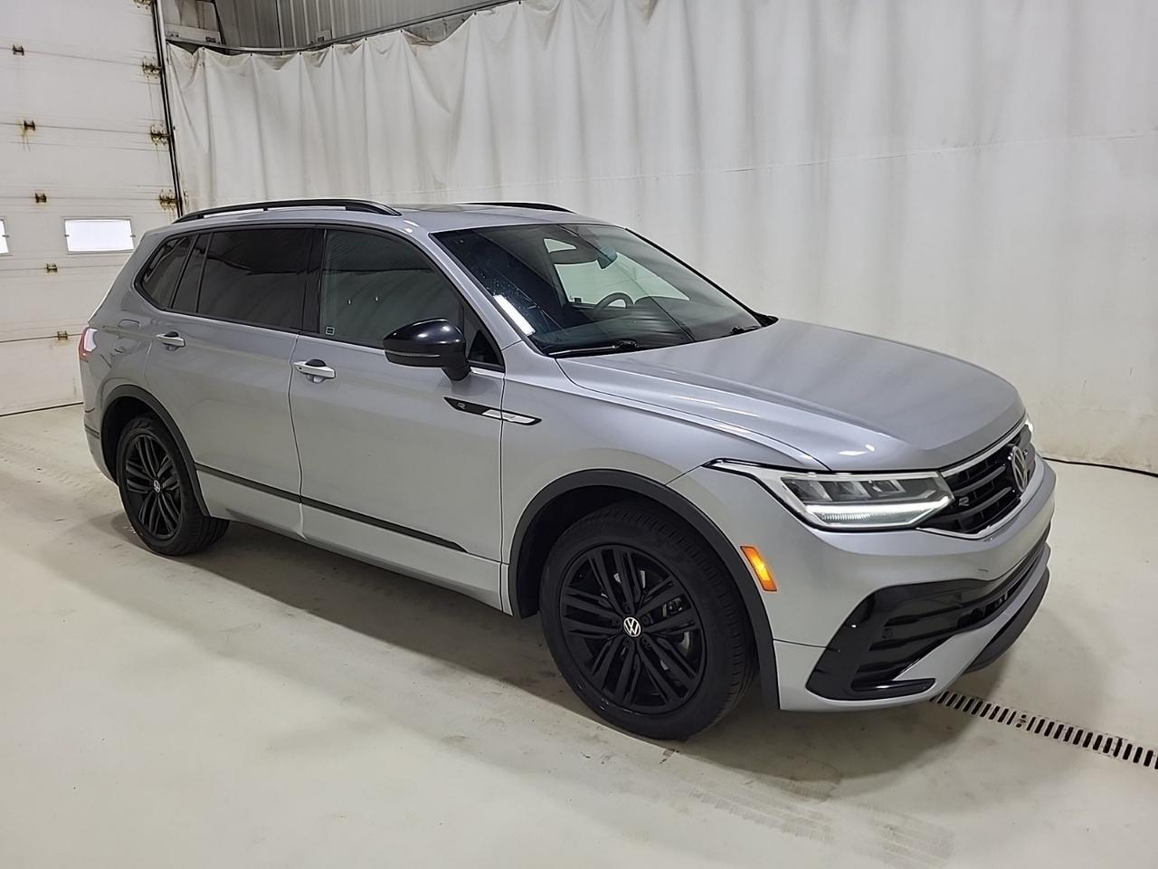 2022 Volkswagen Tiguan Comfortline R-Line Black Edition | PANO | B.CAM | PWR&HTDLTHR | NOACCIDENT Toronto ON