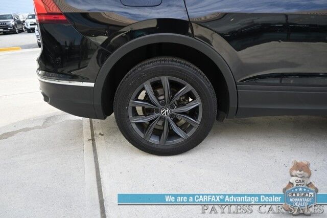 2022 Volkswagen Tiguan SE / AWD / Auto Start / Power & Heated Leather Seats / Panoramic Sunroof / Adaptive Cruise Control / Lane Departure & Blind Spot Alert / Apple CarPlay & Android Auto / Back Up Camera / 29 MPG / 1-Owner Anchorage AK