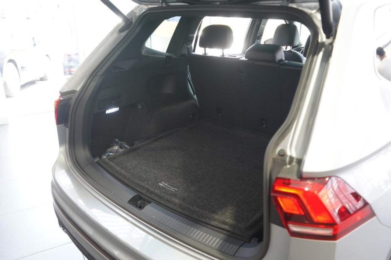 2022 Volkswagen Tiguan SE R-Line Black Eastchester NY