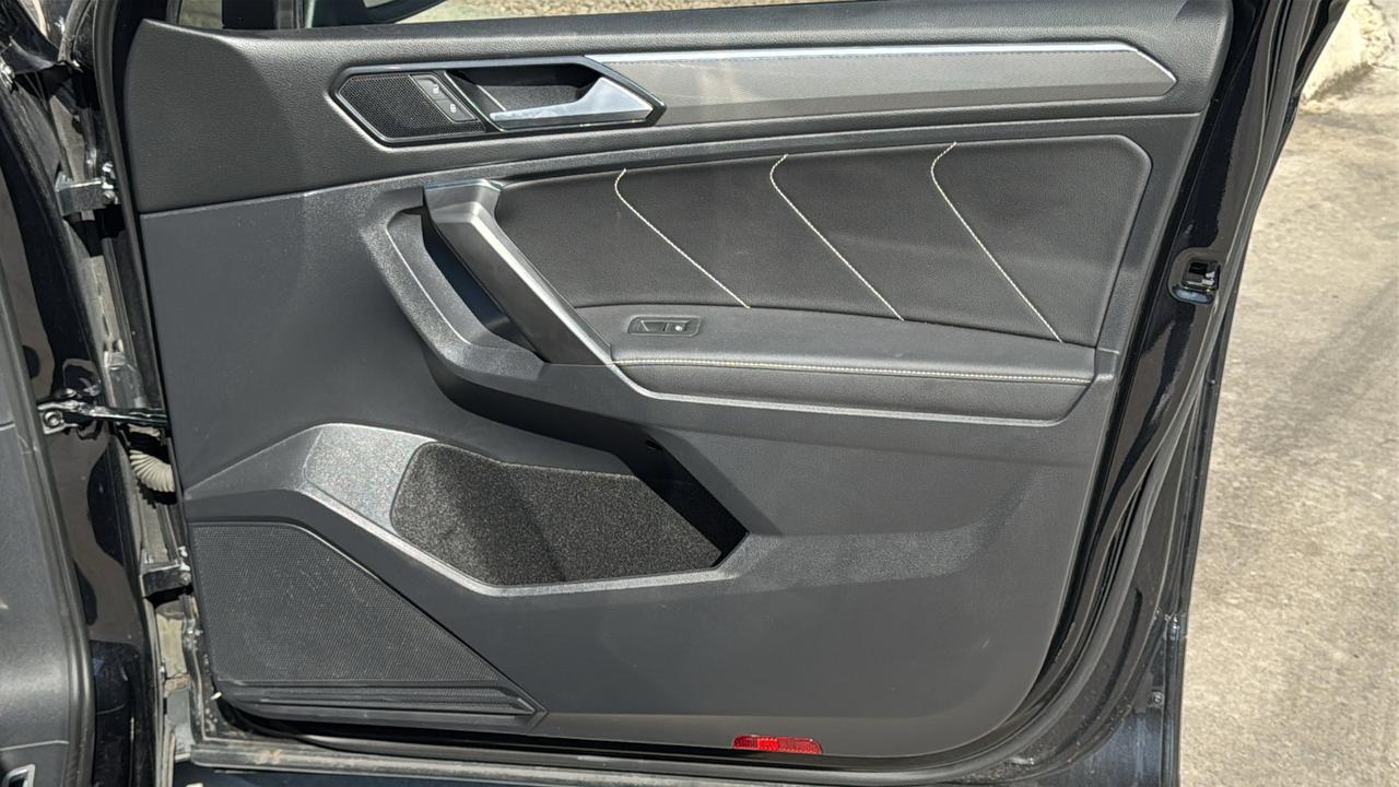 2022 Volkswagen Tiguan SE R-Line Black  Selma TX