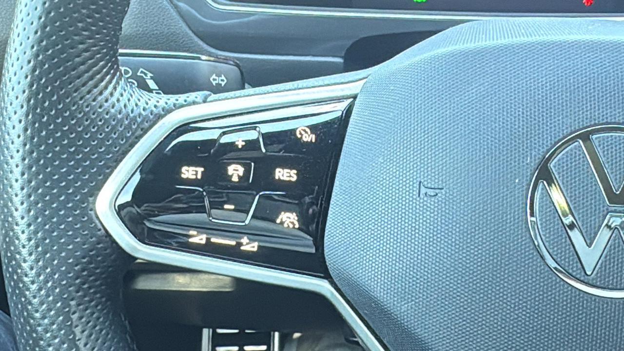 2022 Volkswagen Tiguan SE R-Line Black  Selma TX