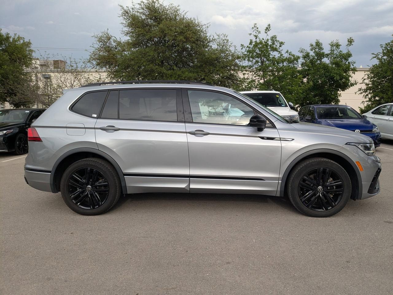 2022 Volkswagen Tiguan SE R-Line Black