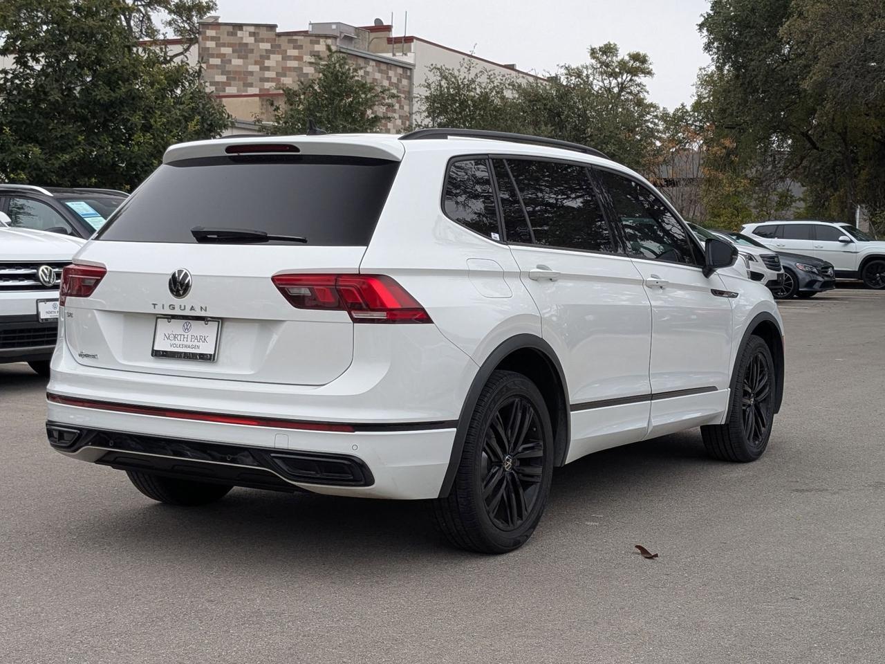 2022 Volkswagen Tiguan SE R-Line Black