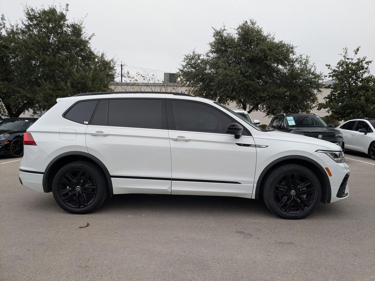 2022 Volkswagen Tiguan SE R-Line Black