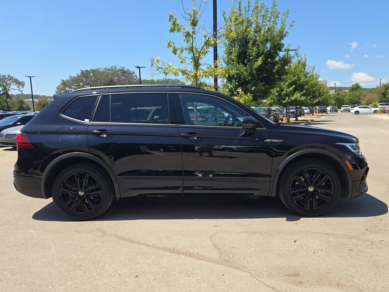2022 Volkswagen Tiguan SE R-Line Black