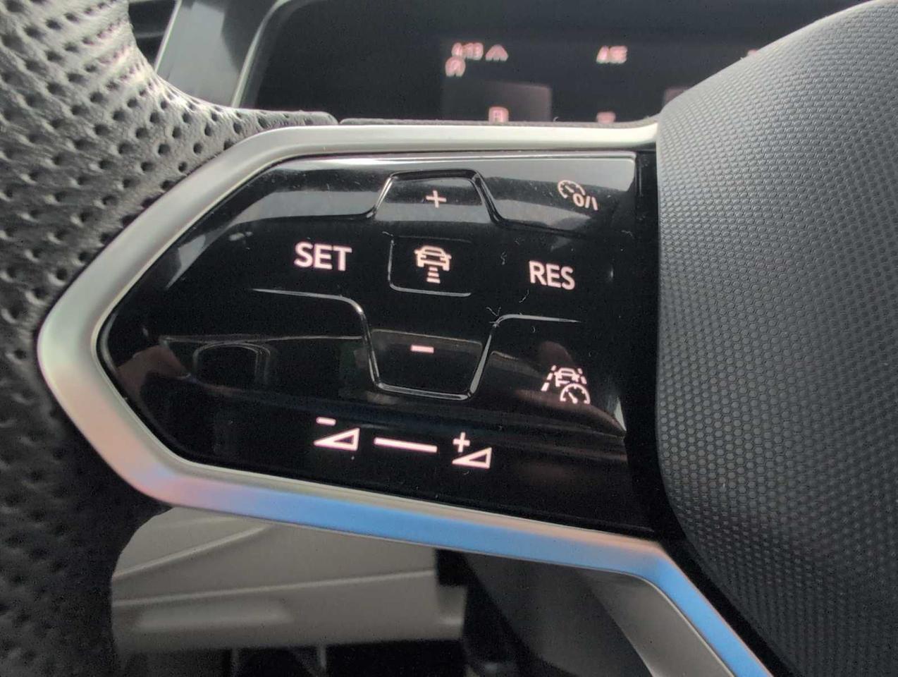 2022 Volkswagen Tiguan SE R-Line Black Medford MA
