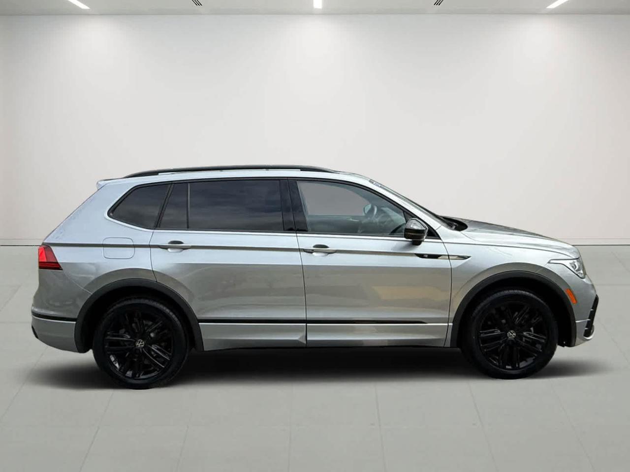 2022 Volkswagen Tiguan SE R-Line Black Wellesley MA