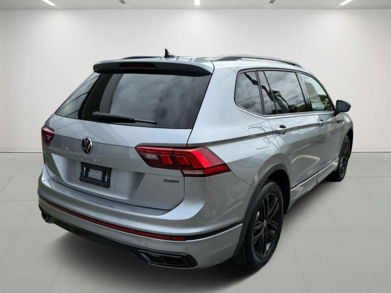 2022 Volkswagen Tiguan SE R-Line Black Wellesley MA