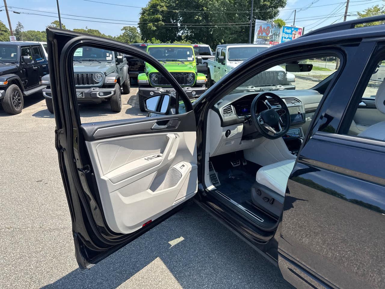 2022 Volkswagen Tiguan SE R-Line Black Dartmouth MA