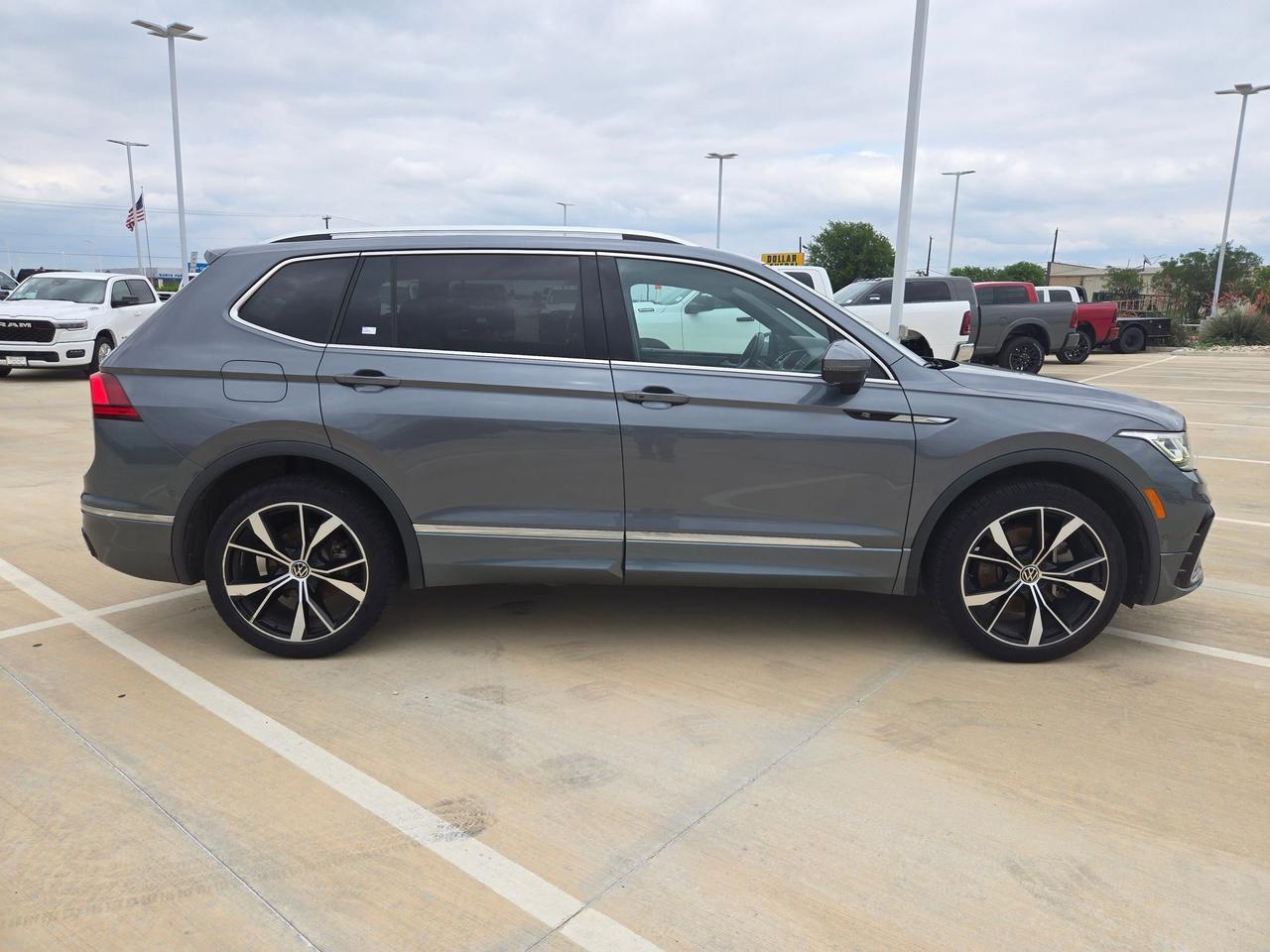 2022 Volkswagen Tiguan SEL R-Line