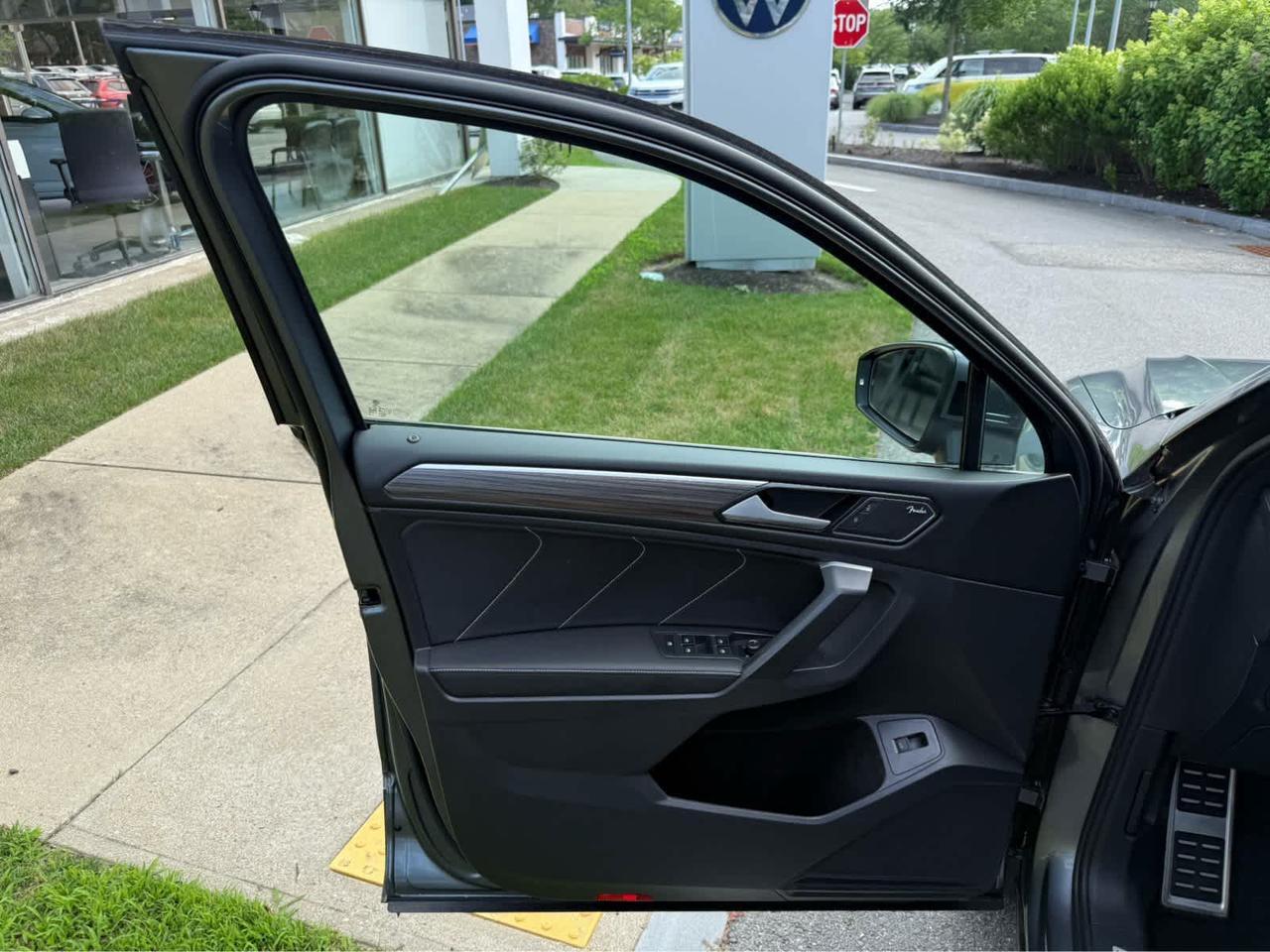 2022 Volkswagen Tiguan SEL R-Line Wellesley MA