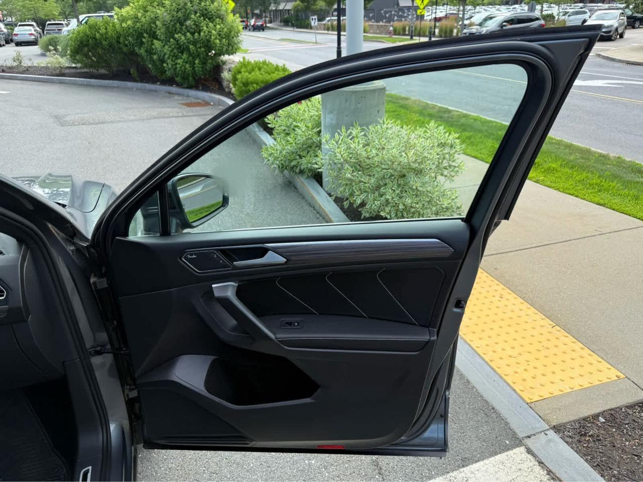 2022 Volkswagen Tiguan SEL R-Line Wellesley MA