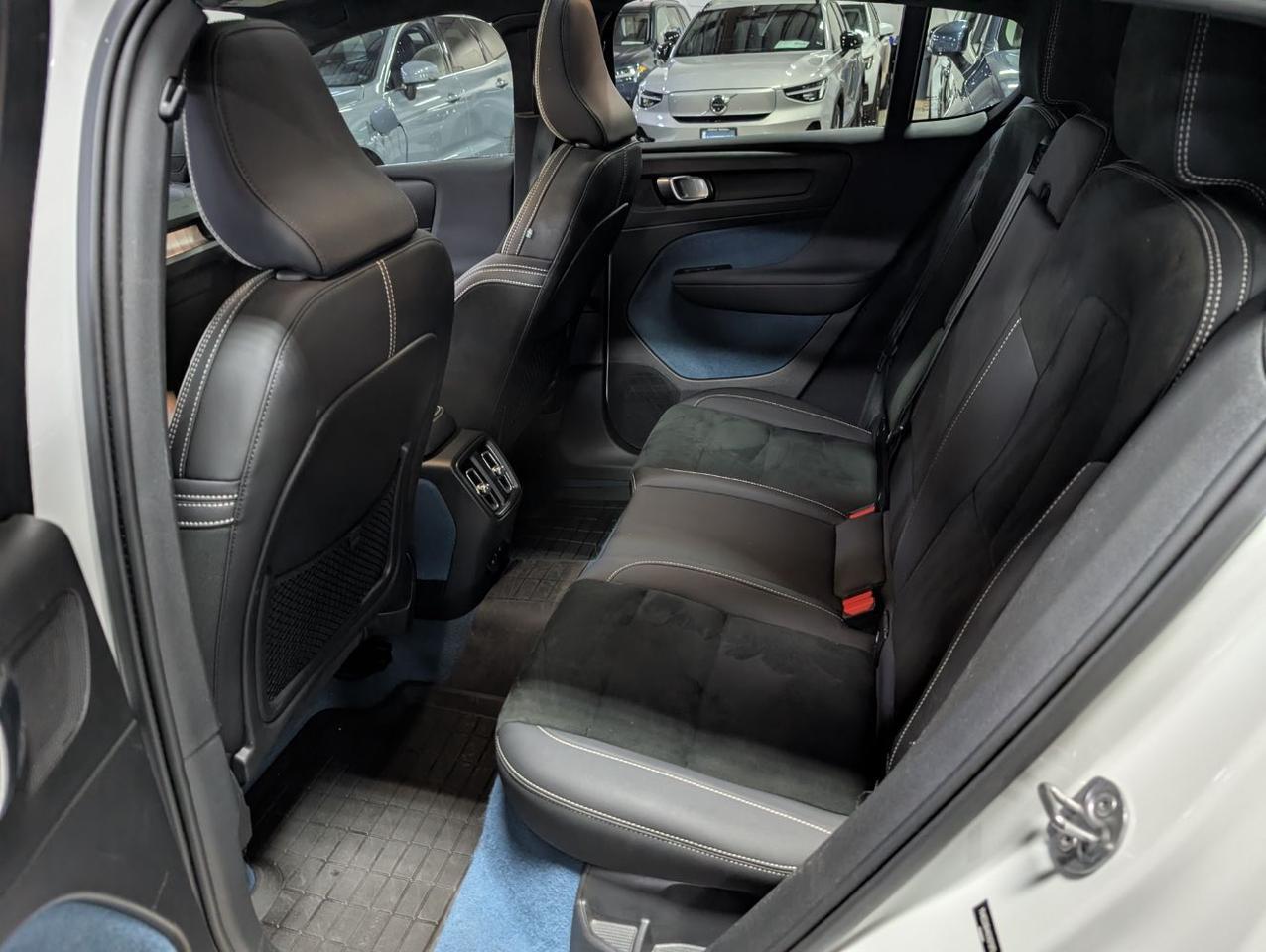 2022 Volvo C40 Recharge Dual Motor AWD ULTIMATE | 402hp, HK Premium Audio, Pilot Assist, 360° Cam, 4 Heated Seats & Wheel Portland OR