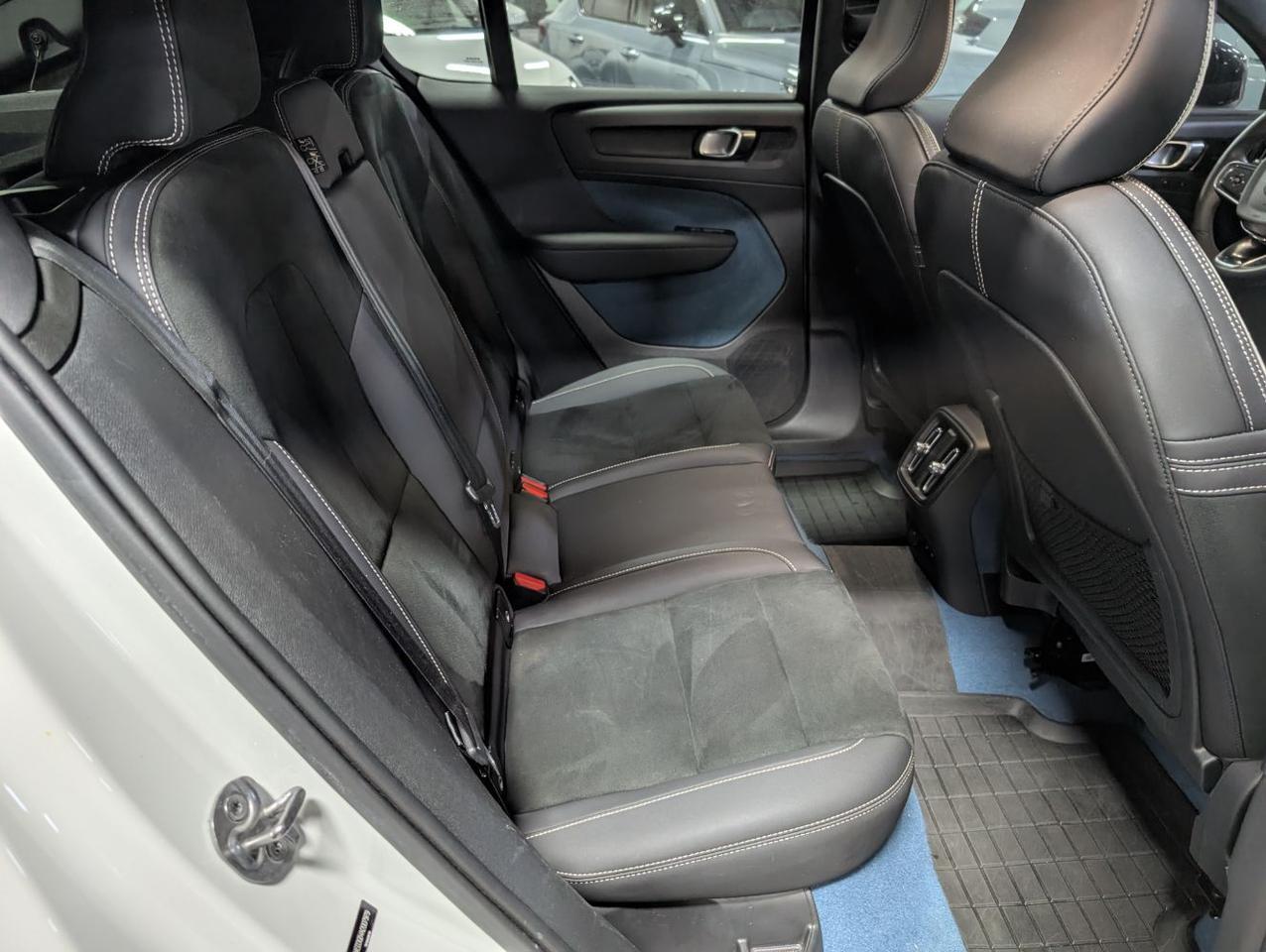 2022 Volvo C40 Recharge Dual Motor AWD ULTIMATE | 402hp, HK Premium Audio, Pilot Assist, 360° Cam, 4 Heated Seats & Wheel Portland OR