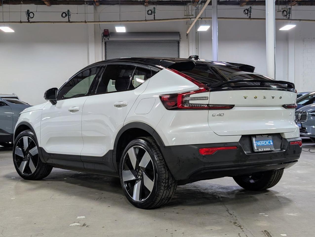 2022 Volvo C40 Recharge Dual Motor AWD ULTIMATE | 402hp, HK Premium Audio, Pilot Assist, 360° Cam, 4 Heated Seats & Wheel Portland OR