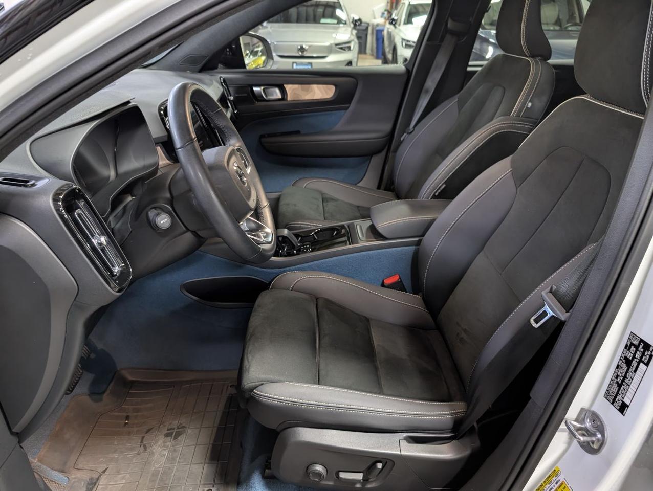 2022 Volvo C40 Recharge Dual Motor AWD ULTIMATE | 402hp, HK Premium Audio, Pilot Assist, 360° Cam, 4 Heated Seats & Wheel Portland OR