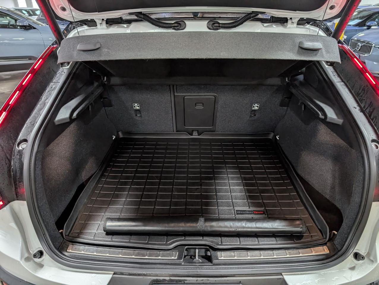 2022 Volvo C40 Recharge Dual Motor AWD ULTIMATE | 402hp, HK Premium Audio, Pilot Assist, 360° Cam, 4 Heated Seats & Wheel Portland OR