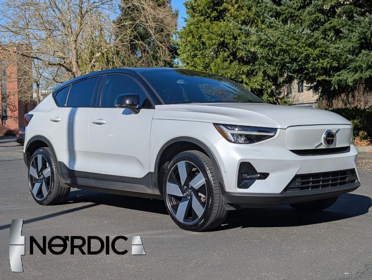 2022 Volvo C40 Recharge Dual Motor AWD ULTIMATE | 402hp, HK Premium Audio, Pilot Assist, 360° Cam, 4 Heated Seats & Wheel