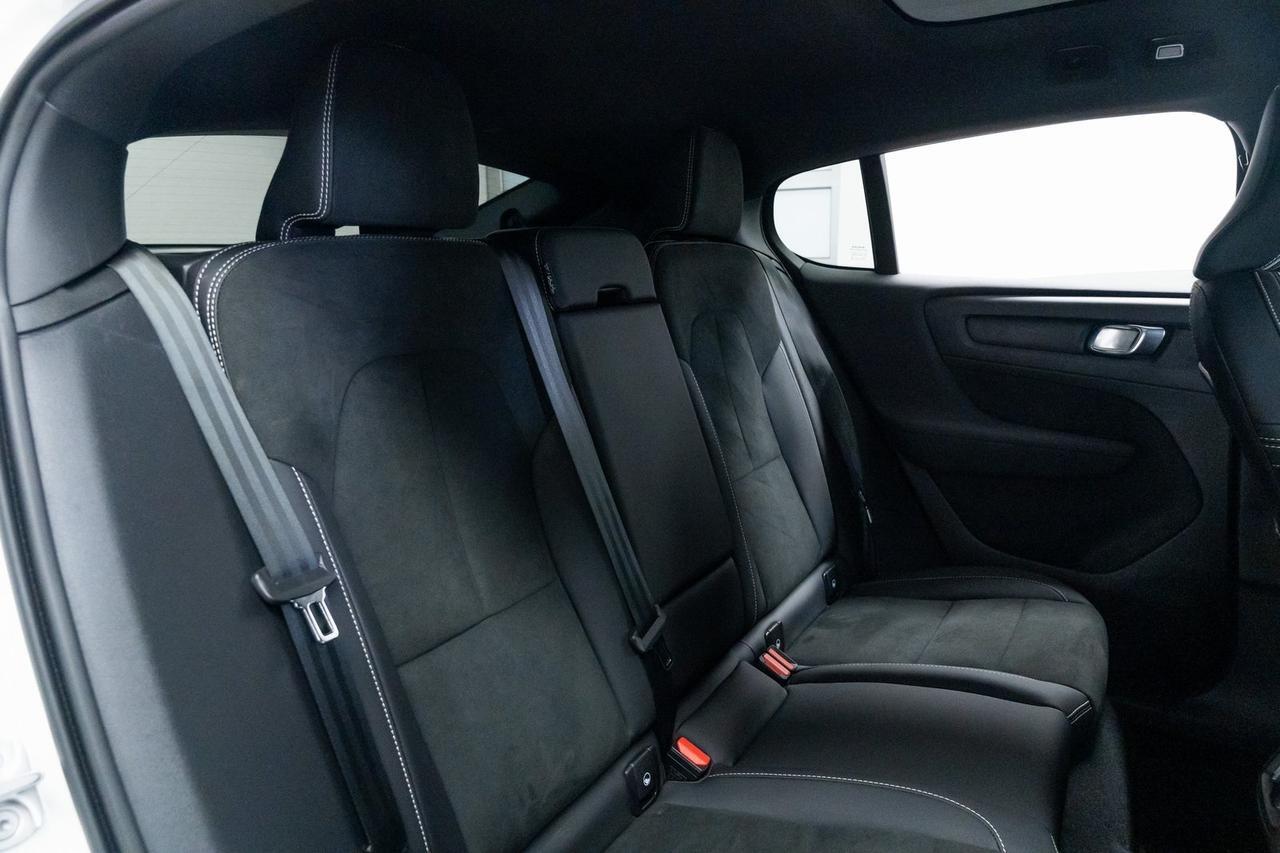 2022 Volvo C40 Recharge Pure Electric Ultimate Heated Seats Adaptive Cruise Surround View Camera Portland OR