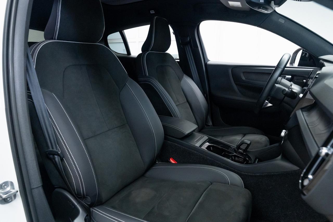 2022 Volvo C40 Recharge Pure Electric Ultimate Heated Seats Adaptive Cruise Surround View Camera Portland OR