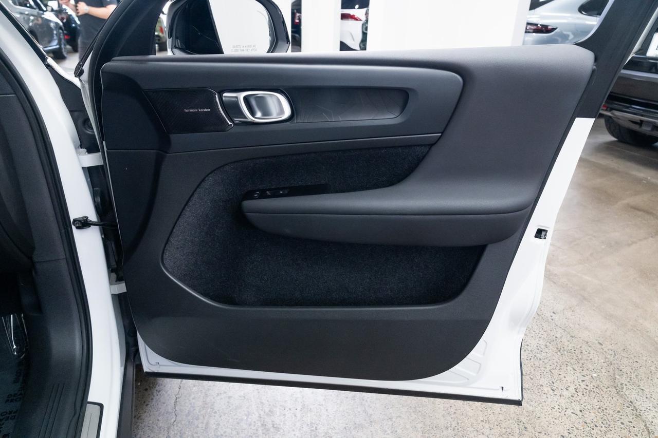 2022 Volvo C40 Recharge Pure Electric Ultimate Heated Seats Adaptive Cruise Surround View Camera Portland OR