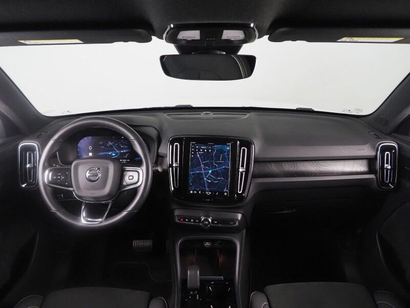 2022 Volvo C40 Recharge Twin Ultimate AWD *NAVIGATION, ADAPTIVE CRUISE, SAFETY ALERTS, 360 CAMERAS, PANORAMA GLASS ROOF, HEATED SEATS/STEERING, HARMAN KARDON, POWER LIFTGATE, 20 INCH ALLOYS, WIRELESS CHARGING