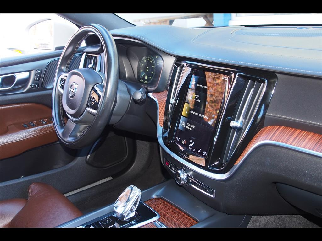 2022 Volvo S60 B5 Inscription