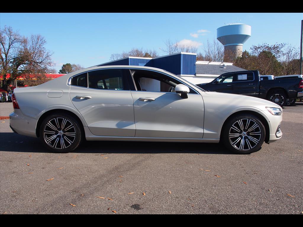 2022 Volvo S60 B5 Inscription