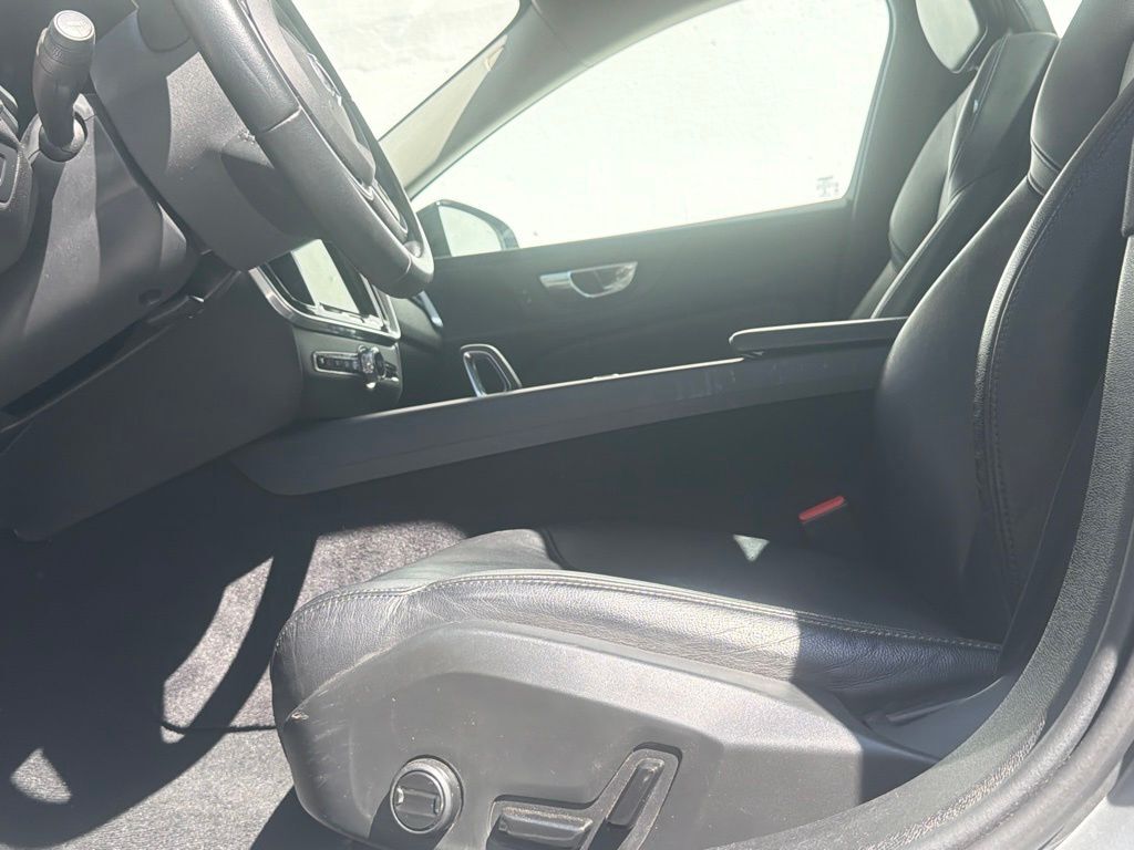 2022 Volvo S60 B5 Momentum Portland OR