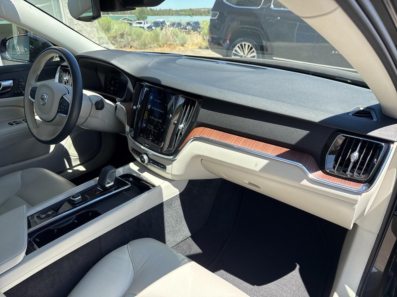 2022 Volvo S60 B5 Momentum Bend OR