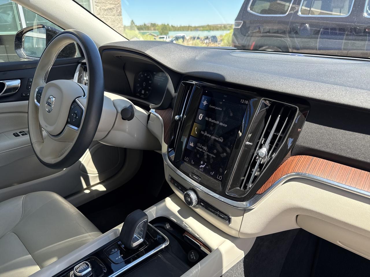 2022 Volvo S60 B5 Momentum Bend OR