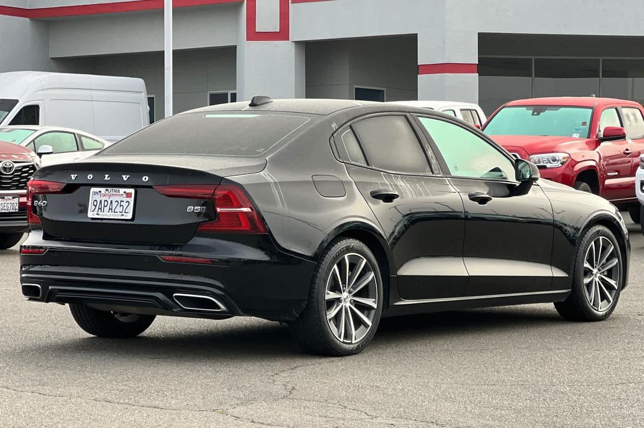 2022 Volvo S60 Momentum