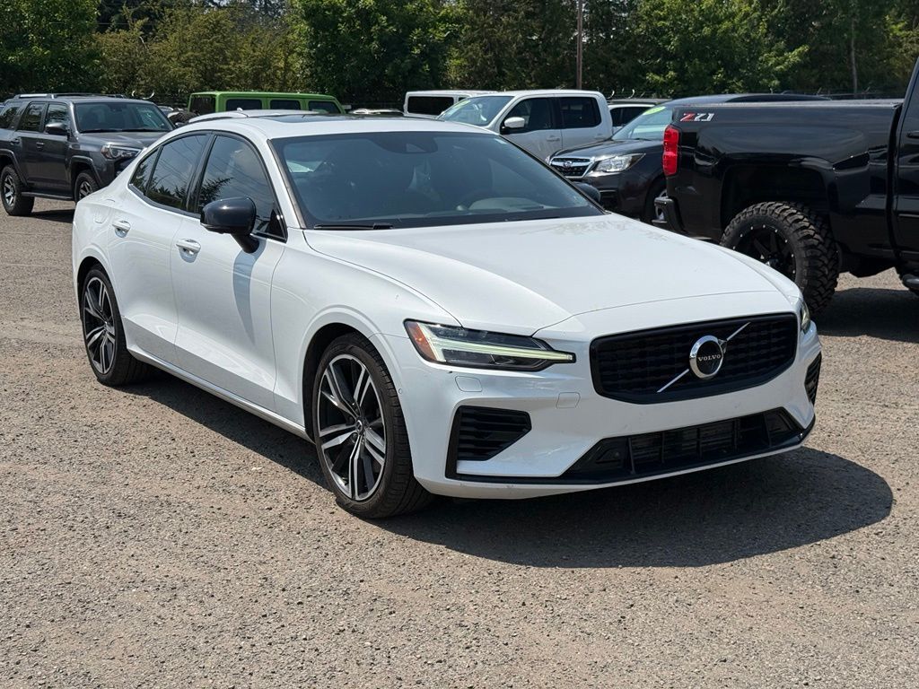2022 Volvo S60 Recharge Plug-In Hybrid T8 R-Design