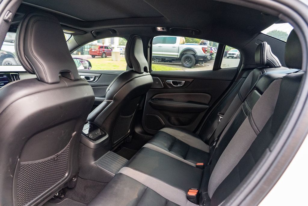 2022 Volvo S60 Recharge Plug-In Hybrid T8 R-Design Beaverton OR