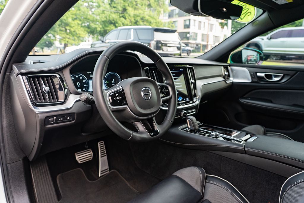 2022 Volvo S60 Recharge Plug-In Hybrid T8 R-Design Beaverton OR