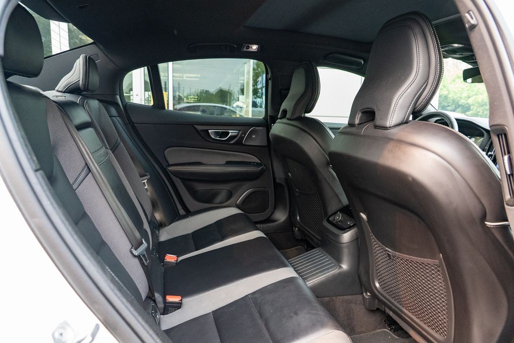 2022 Volvo S60 Recharge Plug-In Hybrid T8 R-Design Beaverton OR
