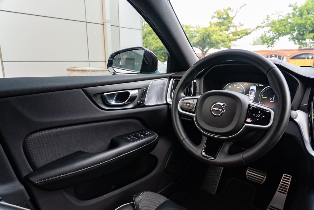 2022 Volvo S60 Recharge Plug-In Hybrid T8 R-Design Beaverton OR