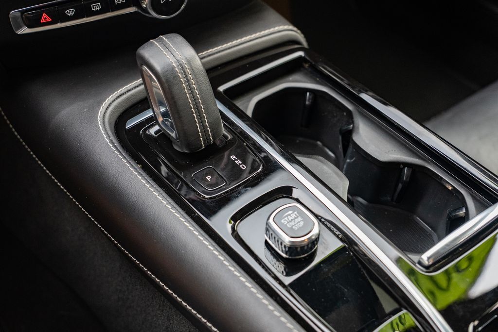 2022 Volvo S60 Recharge Plug-In Hybrid T8 R-Design Beaverton OR