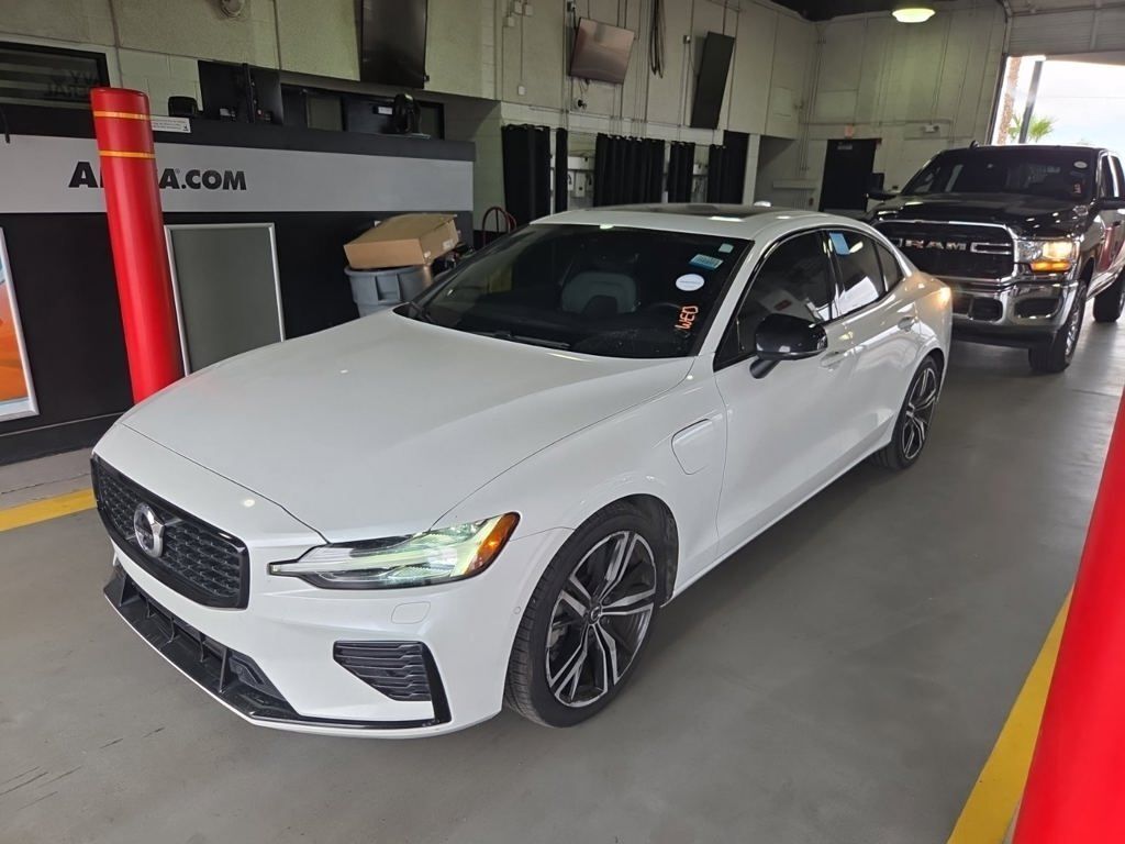 2022 Volvo S60 Recharge Plug-In Hybrid T8 R-Design