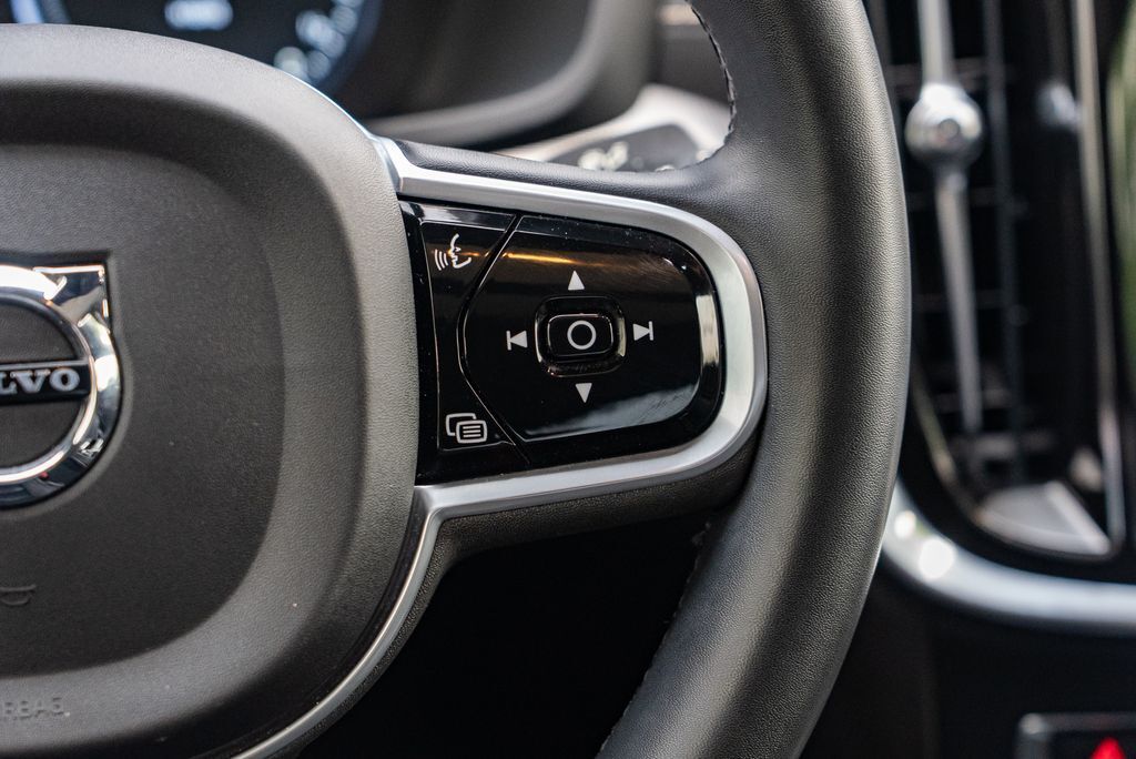 2022 Volvo S60 Recharge Plug-In Hybrid T8 R-Design Beaverton OR