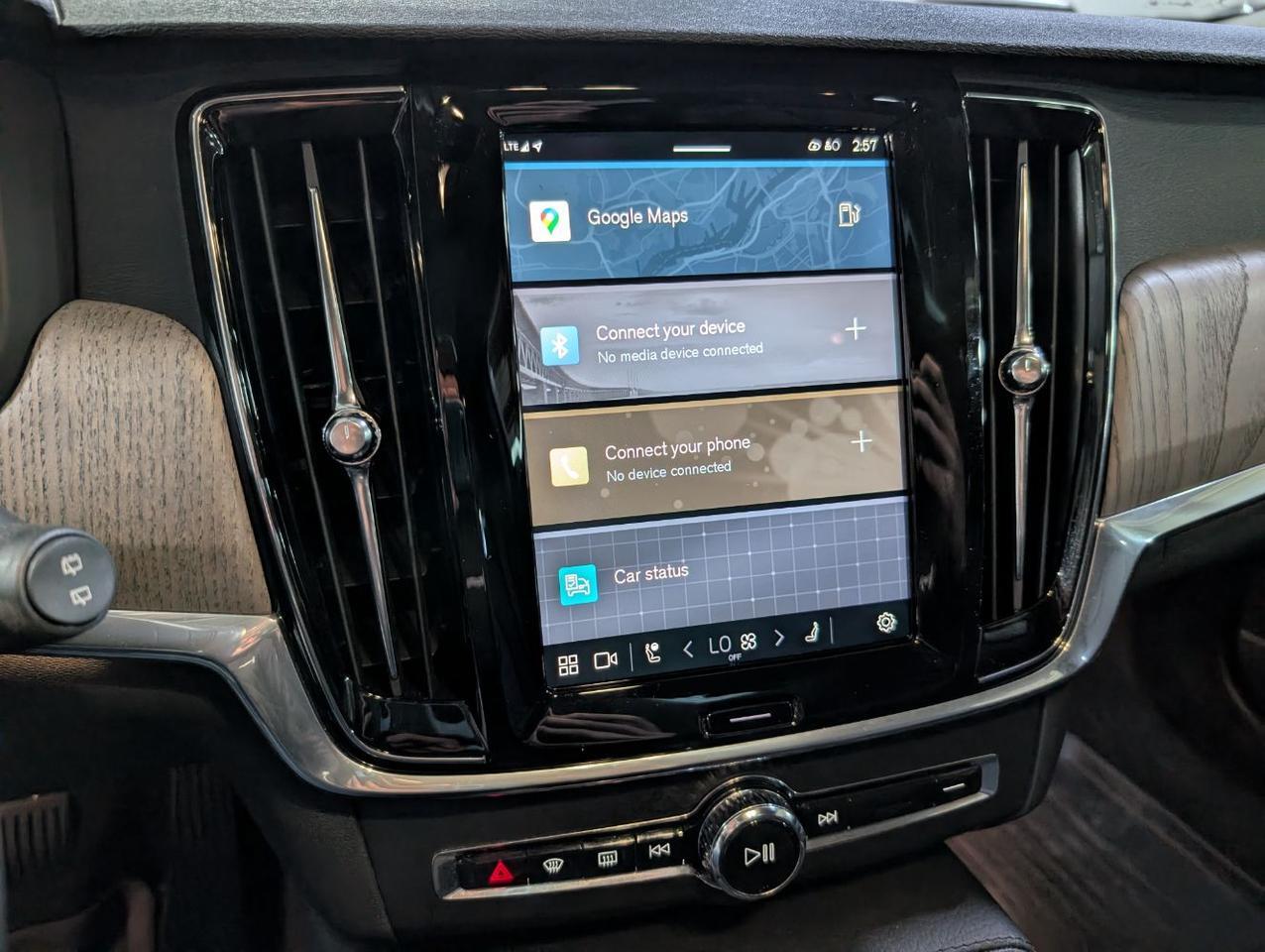 2022 Volvo V90 Cross Country B6 AWD Hybrid w/Harman Kardon, Pilot Assist, 360 Cam, 4 Heated Seats & Wheel Portland OR