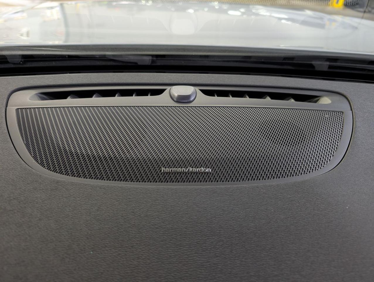 2022 Volvo V90 Cross Country B6 AWD Hybrid w/Harman Kardon, Pilot Assist, 360 Cam, 4 Heated Seats & Wheel Portland OR